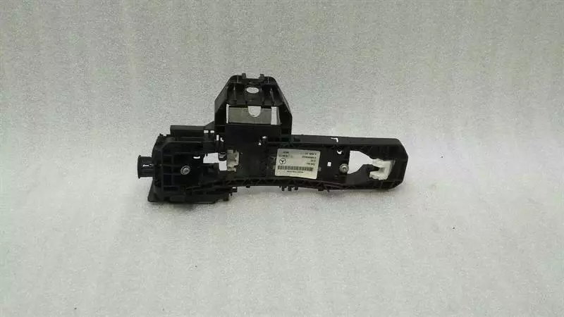 Mercedes-Benz SLK (R172) Mercedes SLK R172 door inner handle A2047602534 interior door handle left Body type: Convertible
Fuel: Diesel
