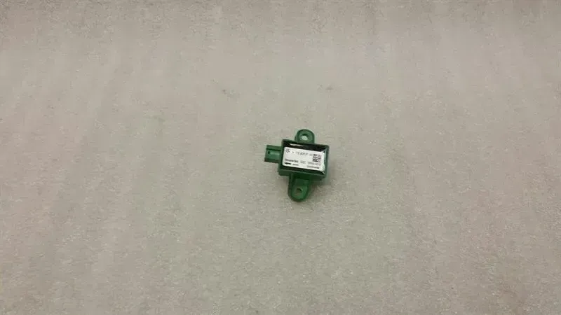 Mercedes-Benz SLK (R172) Mercedes SLK R172 Crash Sensor A1729056100 Impact Sensor Body type: Convertible
Fuel: Diesel