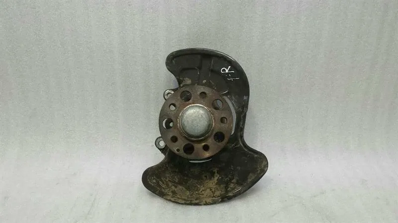 Mercedes SLK R172 Right Front Hub A2033300051 Wheel Bearing Housing Front Right