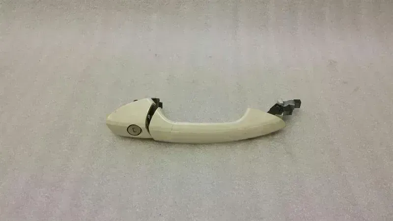 Mercedes-Benz SLK (R172) Mercedes SLK R172 Right Door Handle A2047600270 Door Handle Right Body type: Convertible
Fuel: Diesel