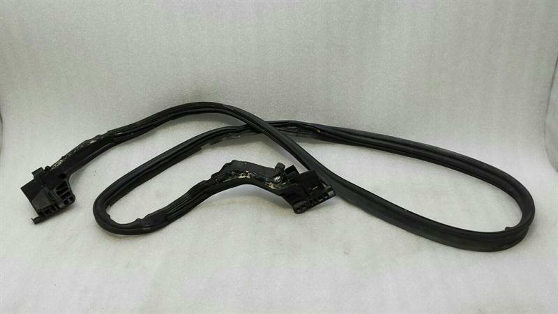Mercedes-Benz SLK (R172) Door Seal Mercedes SLK R172 Boot Lid Seal A1727500800 Tai...