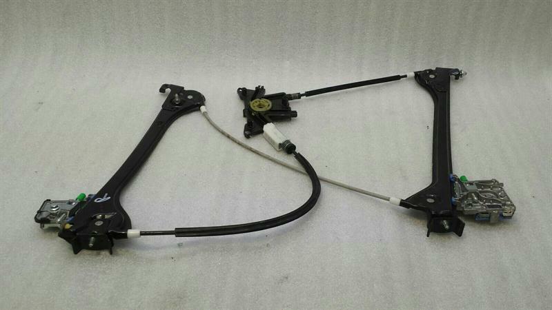 Mercedes-Benz SLK (R172) Mercedes SLK R172 Right Front Door Winder A1727200446 Window Regulator Front Right Body type: Convertible
Fuel: Diesel