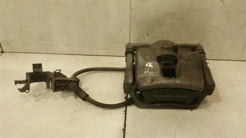Mercedes-Benz GLA (X156) Mercedes GLA X156 Right Front Caliper A0004217481 Brake Caliper Front Right Body type: SUV
Fuel: Diesel