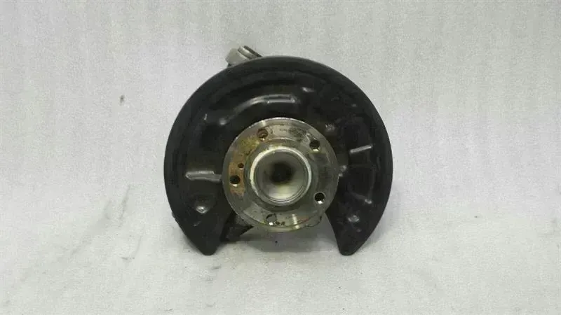 Mercedes-Benz GLA (X156) Left Rear Hub Mercedes GLA X156 Left Rear Hub A2463503541 Whe...