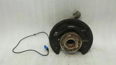 Mercedes A Klasa W176 Piasta tylna prawa A2463503641 Obudowa łożyska koła tylnego prawego