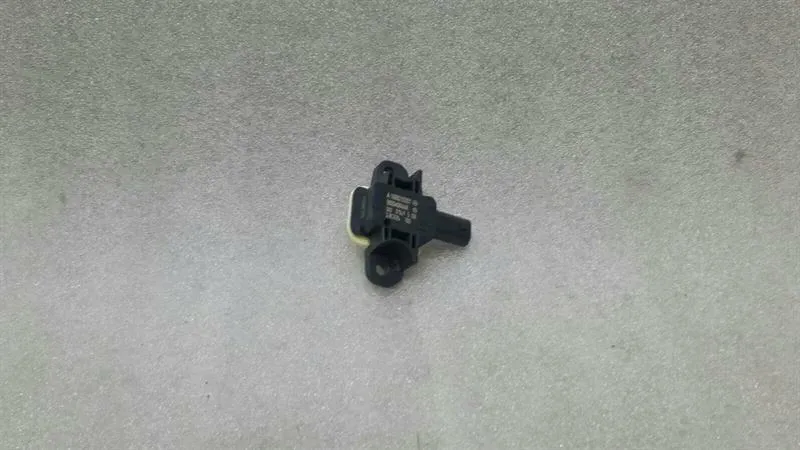 Mercedes ML W166 Crash Sensor A1668210351 Impact Sensor SRS
