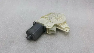 Двигатель стеклоподъемника двери Mercedes V-класса W447 FRH A4479063600