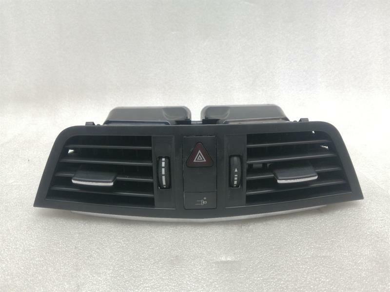 Mercedes-Benz A (W169) Mercedes E Class W207 Centre Air Vent A2078300054 Vent Nozzle Vent Grille Body type: Coupe
Fuel: Diesel