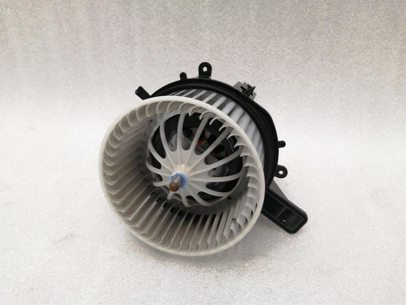 Porsche Boxster 718 Heater Blower 718 Engine RHD Brand/Model: PORSCHE 718
Year: 2017
Engine: 200...