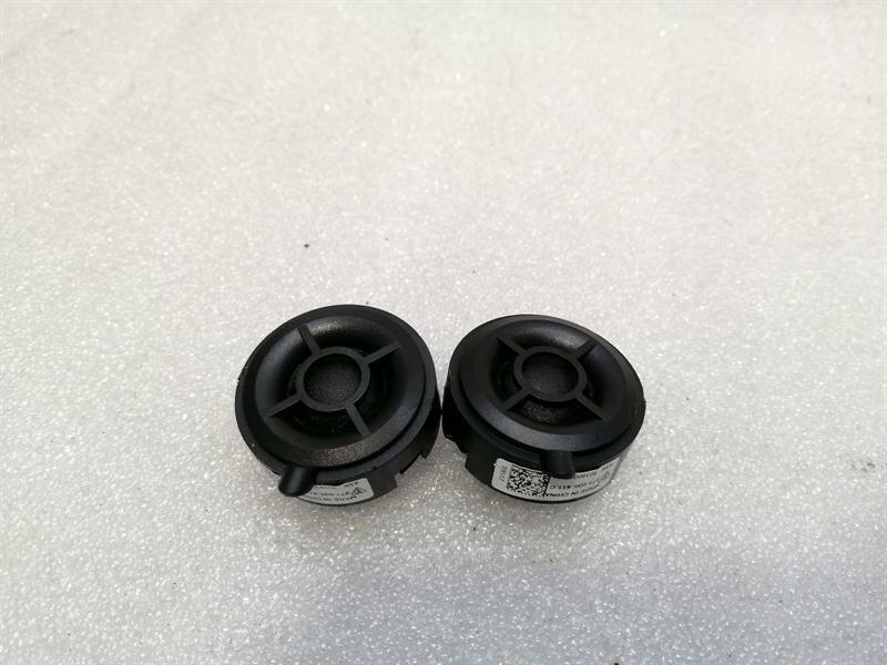 Porsche Boxster 718 Speaker Tweeter Set of 2 971035411C Speaker Set Brand/Model: PORSCHE 718
Year: 2017
Engine: 200...