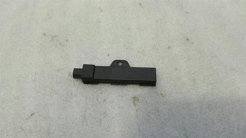 BMW 5 Series F10 528i Keyless Go Antenna 9220832 Keyless Go Antenna
