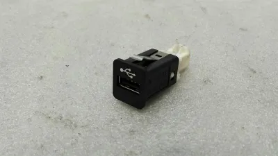 BMW 5-serie F10 528i USB-ingång 9237656 ljudkontrollenhet