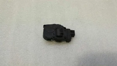 BMW 5 Series F10 528i Vent Flap Engine 9242058 Servo Motor