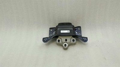 AUDI A3 8V FACELIFT PODUSZKA SILNIKA 5Q0199555T PODUSZKA SILNIKA