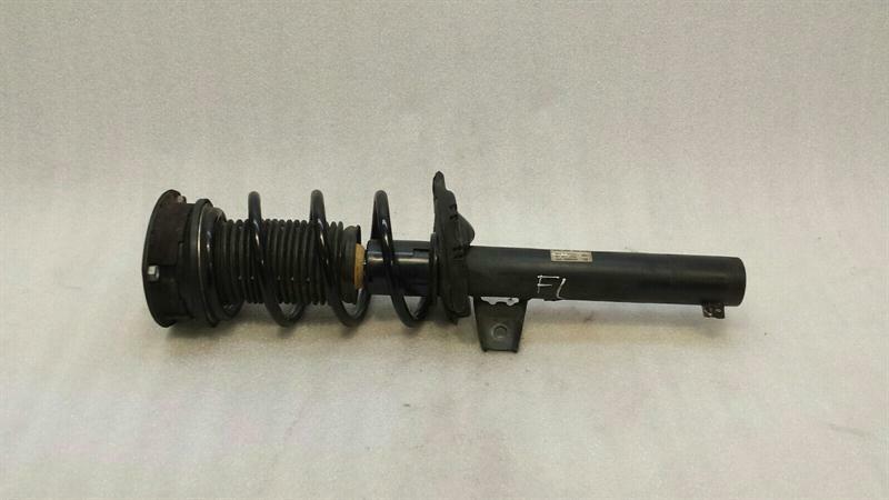 Audi A3 (8V) Audi A3 8V facelift shock absorber front 5Q0413023DB shock absorber front left Body type: Hatchback
Fuel: Diesel