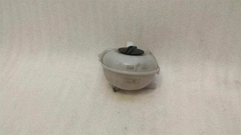 Audi A3 (8Y)  2020-... Audi A3 8V Facelift expansion tank 5Q0121407G expansion tank coolant