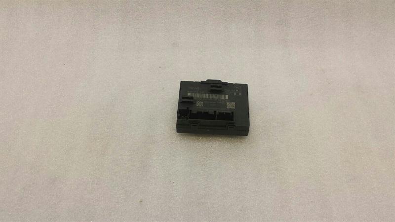 Audi A3 (8Y)  2020-... Audi A3 8V facelift rear right door module 5Q09595E door control unit rear re