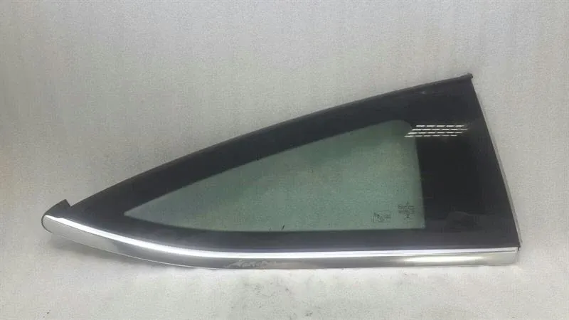 Mercedes C Class W205 Right Rear 1/4 Glass A2056703012 Door Glass 1/4 Rear RE