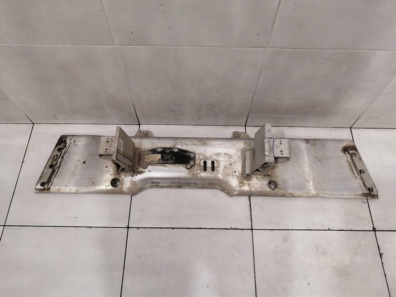 Mercedes-Benz A (W176) Mercedes GLE W166 Gearbox Mount A1662400600 Gearbox Mount Body type: SUV
Fuel: Diesel