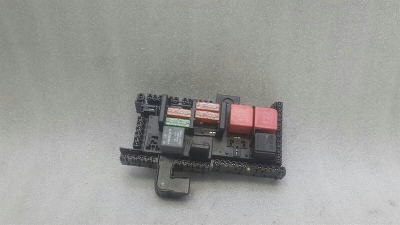 Mercedes-Benz A (W176) Fuse box