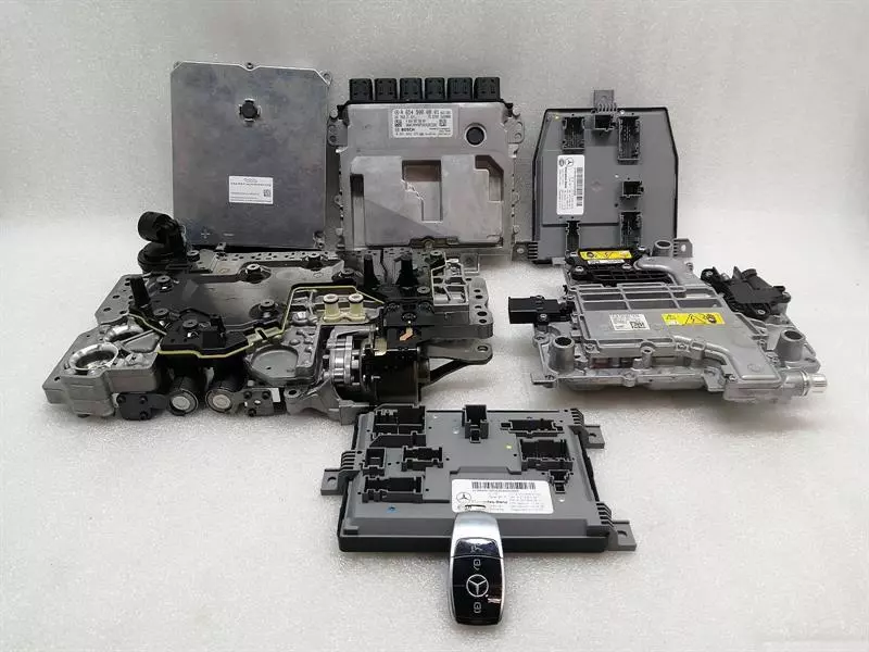 Mercedes-Benz CLS (C257) Mercedes CLS W257 Engine ECU SET A6549000801 Engine Control Unit SET M654 2022 Body type: Saloon
Fuel: Diesel