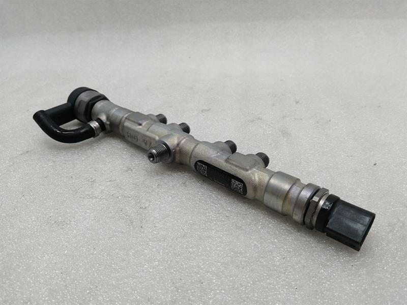 Mercedes-Benz CLS (C257) Mercedes CLS W257 Fuel Rail A6540700501 Fuel Injection Moulding Pipe Fuel Distributor Body type: Saloon
Fuel: Diesel