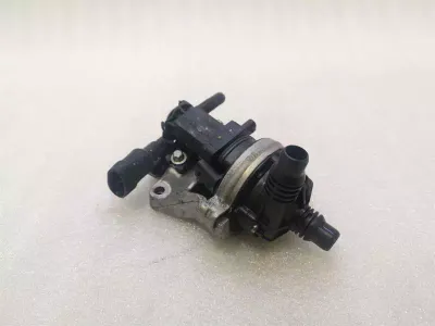 Mercedes CLS C257 W257 Extra kylpump A0005006300 Kylvätskepump Pump