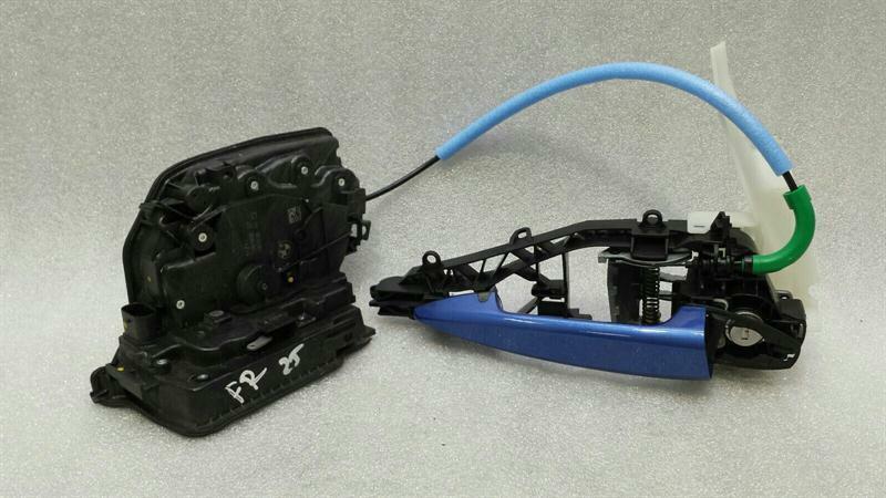 BMW X1 (F48) BMW X1 F48 front right door lock 7281936 door lock front right complete Body type: SUV
Fuel: Diesel