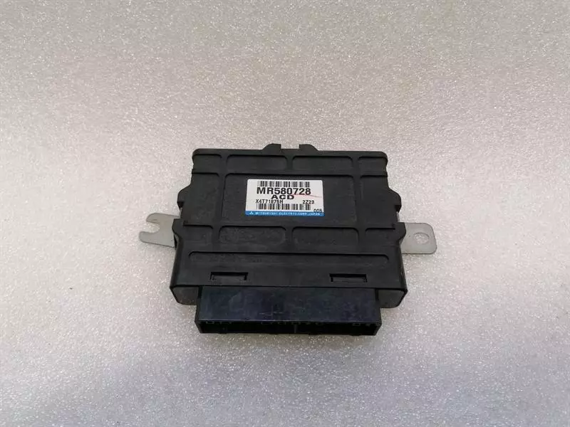 Mitsubishi Lancer 2007-2017 Mitsubishi Lancer Evolution VII 7 EVO Electronic Module MR580728 Control Unit