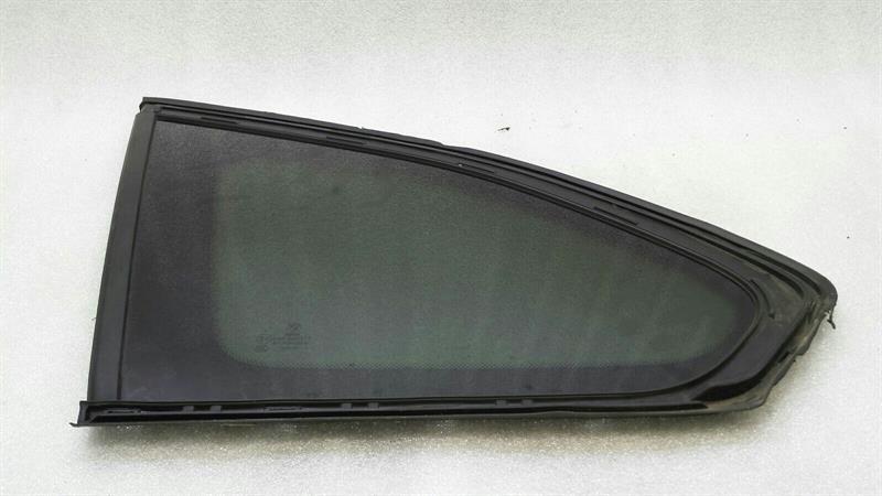 BMW X1 (F48) BMW X1 F48 Left Rear 1/4 Glass 7406873 Door Window 1/4 Rear Left Tinted Body type: SUV
Fuel: Diesel