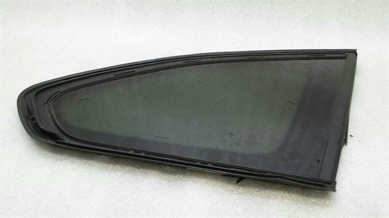 BMW X1 (F48) BMW X1 F48 Right Rear 1/4 Glass 7406874 Door Window 1/4 Rear Right Tinted Body type: SUV
Fuel: Diesel
