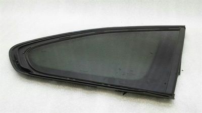 BMW X1 F48 Höger Bak 1/4 Glas 7406874 Dörrfönster 1/4 Bak Höger Tonad