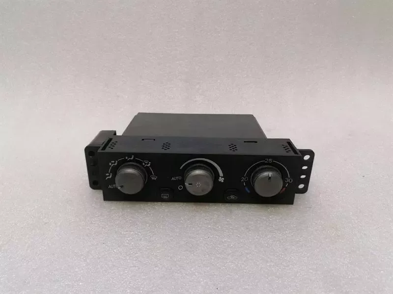 Mitsubishi Lancer Evolution VII 7 EVO Climate Control MR979535 Climate Control Panel