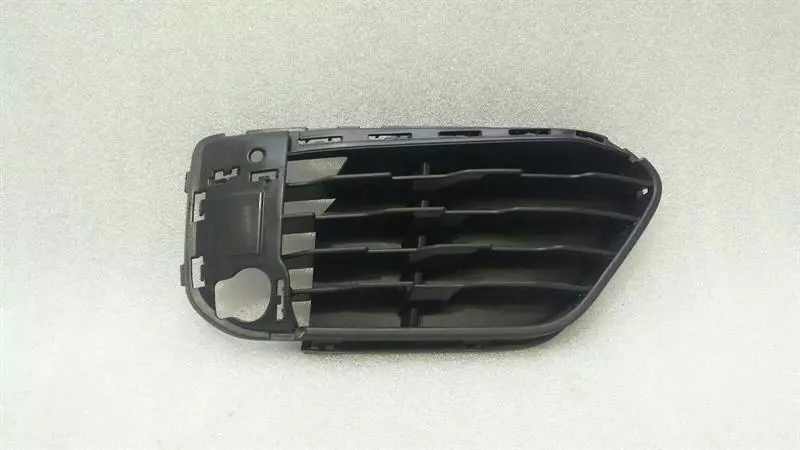 BMW X1 (F48) BMW X1 F48 front bumper grille right 7354778 grille front right Body type: SUV
Fuel: Petrol