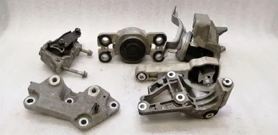 Support moteur LAND ROVER RANGE ROVER EVOQUE LR024730 Support moteur LR030745