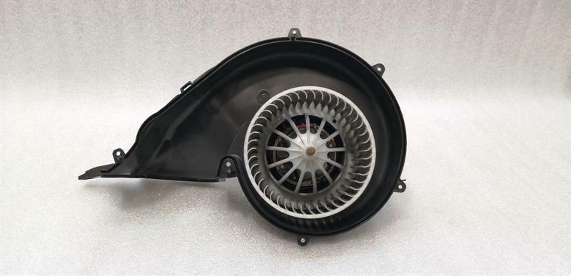 Land Rover Range Rover Evoque LAND ROVER RANGE ROVER EVOQUE Heater Blower 6G9N-18D413-BA RHD RIGHT HANDLE Body type: SUV
Fuel: Petrol