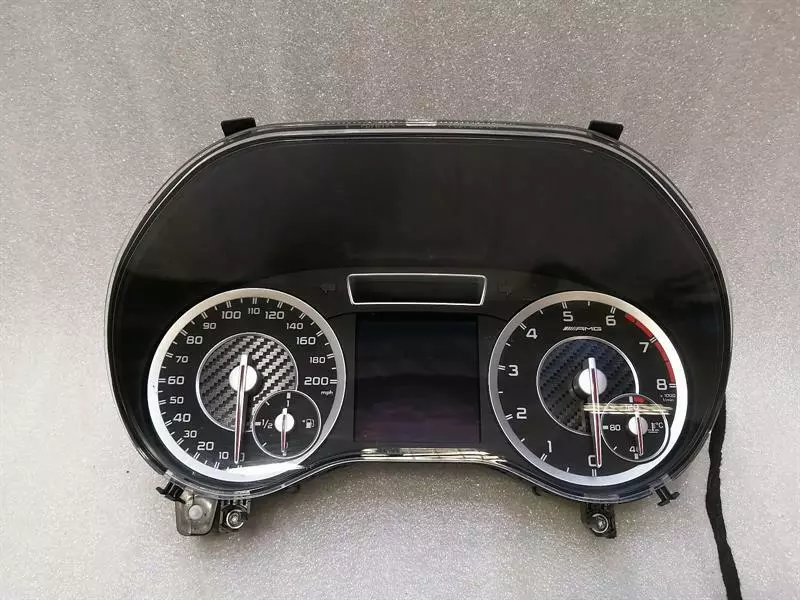 Mercedes-Benz A (W176) Mercedes A45 AMG M133 CLA45 W176 Instrument Cluster A1769000002 Speedometer Body type: Hatchback
Fuel: Petrol