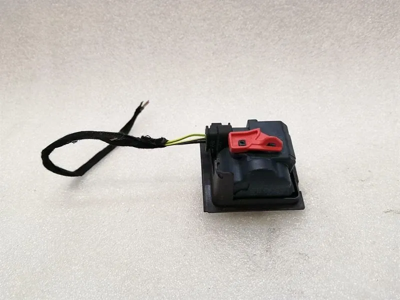 Mercedes A Class W176 Fuel Cap Actuator A0038203297 Actuator Fuel Flap