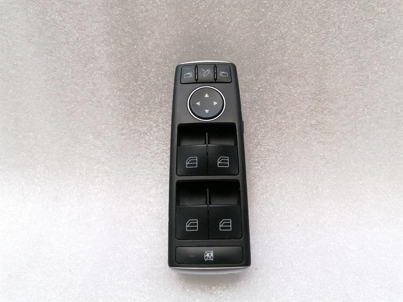 Mercedes-Benz CLA (C117) Mercedes CLA W117 C117 Main Window Switch A1669054400 Power Window Switch Body type: Saloon
Fuel: Petrol