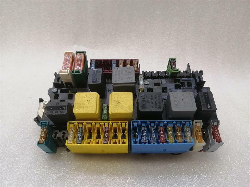Mercedes-Benz A (W176) Mercedes A Class W176 A45 AMG Fuse Box A2469060093 Fuse Box Body type: Hatchback
Fuel: Petrol