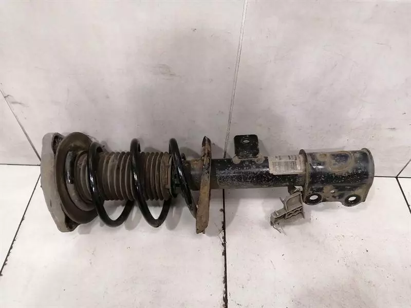 Mercedes-Benz A (W176) Mercedes A W176 A45 AMG Shock Absorber FLH A1763233500 Shock Absorber Front Left Body type: Hatchback
Fuel: Petrol