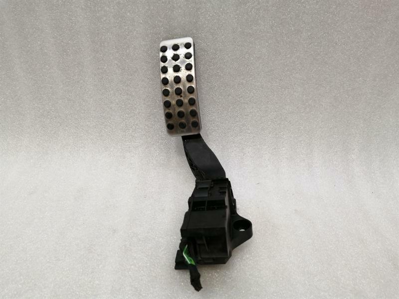 Mercedes-Benz A (W176) Mercedes A Class W176 Throttle Pedal (Electrical) A2463001904 Throttle Pedal Body type: Hatchback
Fuel: Petrol