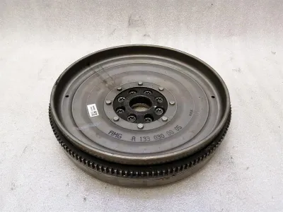 Disque d&#39;embrayage et volant moteur MERCEDES A W176 A45 AMG A1330300005 Volant moteur M133