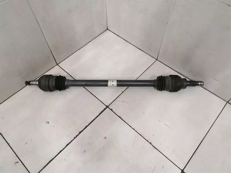 Mercedes-Benz CLA (C117) Mercedes CLA45 AMG W117 Drive Shaft Rear A2463500710 Rear Right Drive Shaft Body type: Saloon
Fuel: Petrol