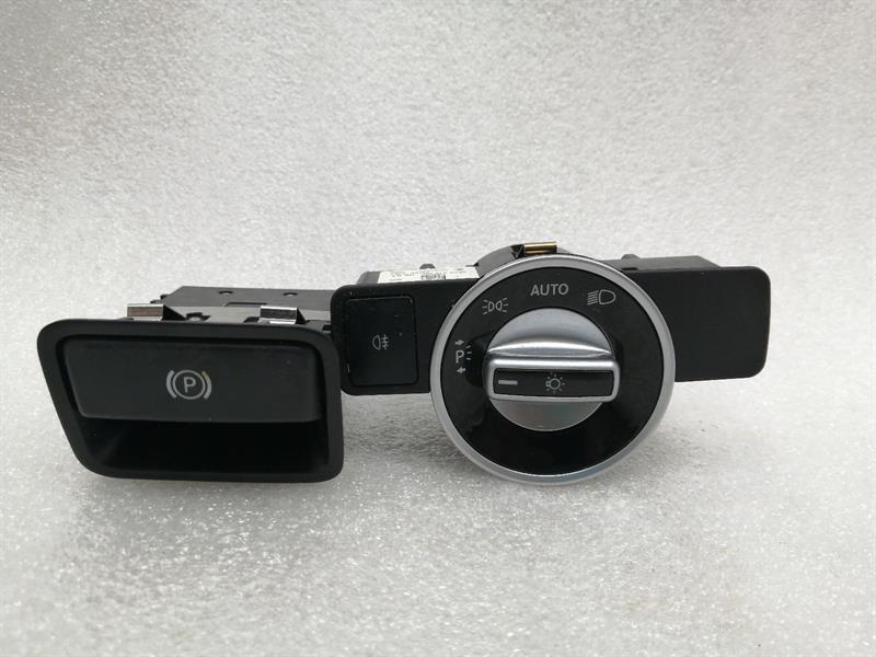 Mercedes-Benz GLA / EQA (H247) 2020-... Mercedes GLA X156 Light Switch A2129050551 Light Switch