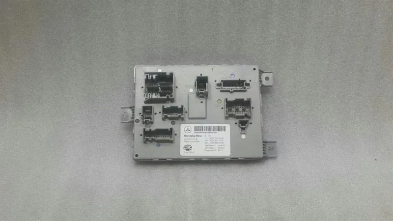 Mercedes C Class W205 Electronic Module A2229009708 ECU SAM