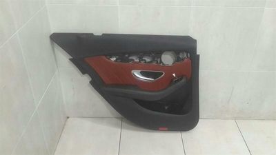 Mercedes C Klasa W205 RLH Karta drzwi A2057303106 Listwa drzwi tylna lewa czerwona