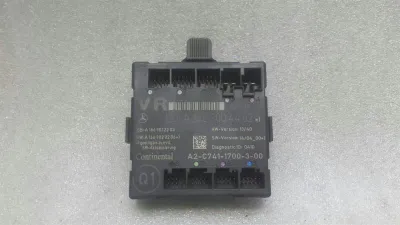 Mercedes A45 W176 moduł drzwi prawych A1669004402 sterownik drzwi przednich prawych
