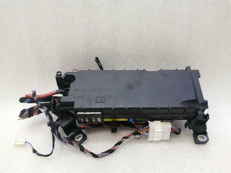 Mercedes-Benz A (W176) Mercedes A Class W176 Fuse Box A2465400340 Fuse Box SAM Body type: Hatchback
Fuel: Petrol