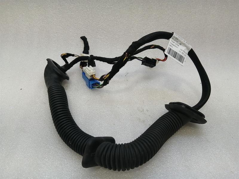 Mercedes-Benz A (W177) Mercedes A Class W177 Driver Door Wiring A1775405520 Driver Door Harness Body type: Hatchback
Fuel: Petrol